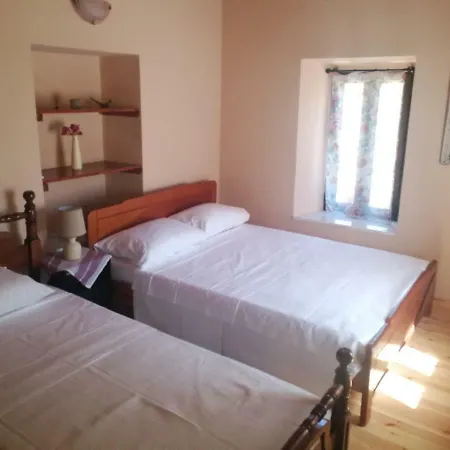 Leos's House